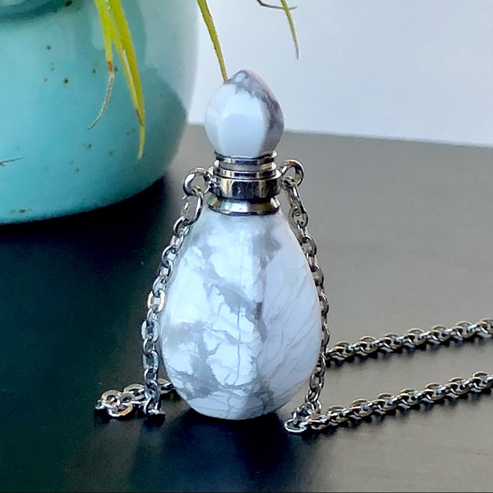 White Howlite Gemstone Perfume Bottle Essential Oil Necklace Pendant SilverChain